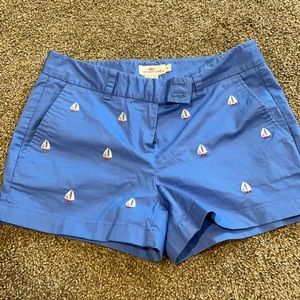 Vineyard Vines sailboat print chino shorts